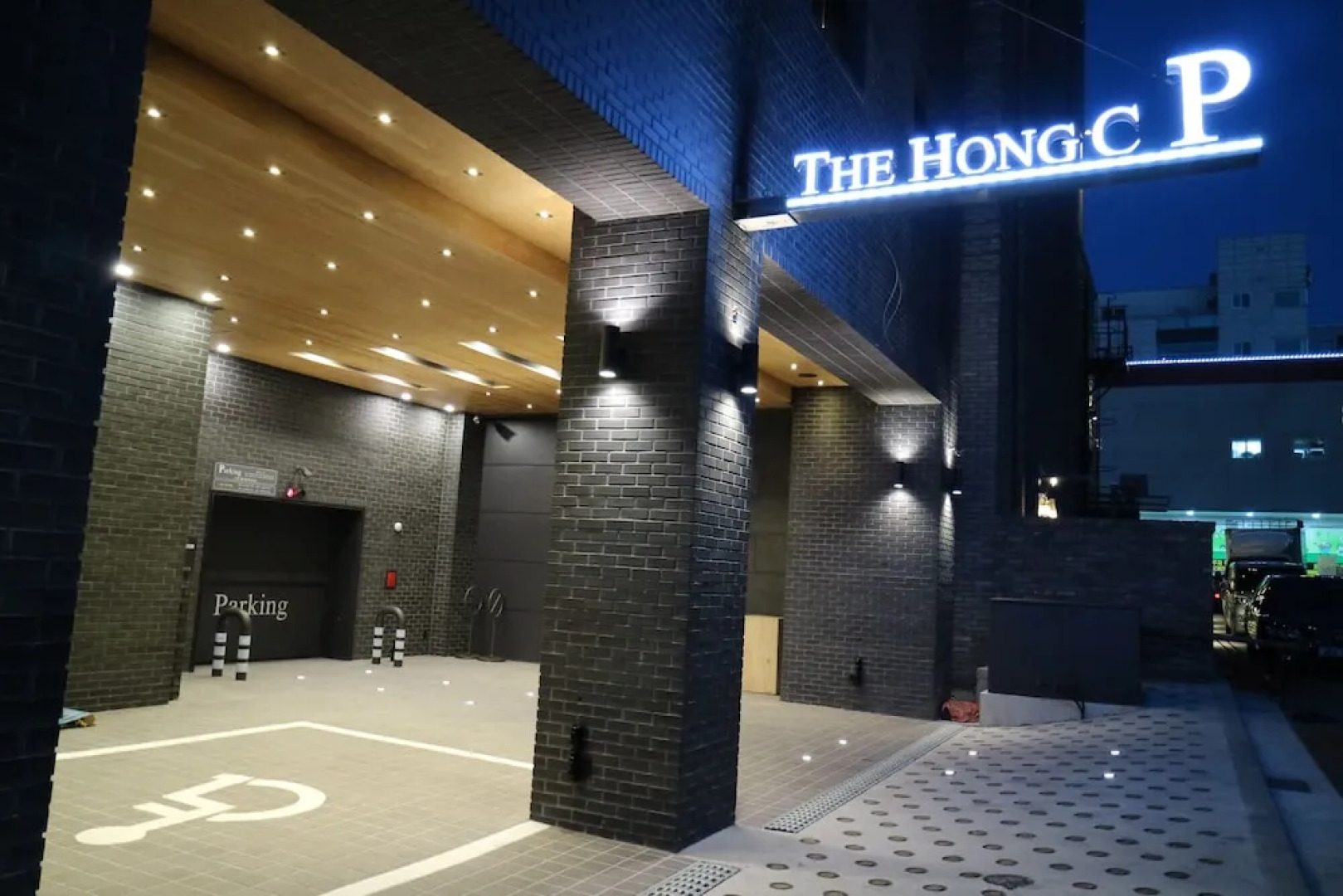 Hong C Hotel