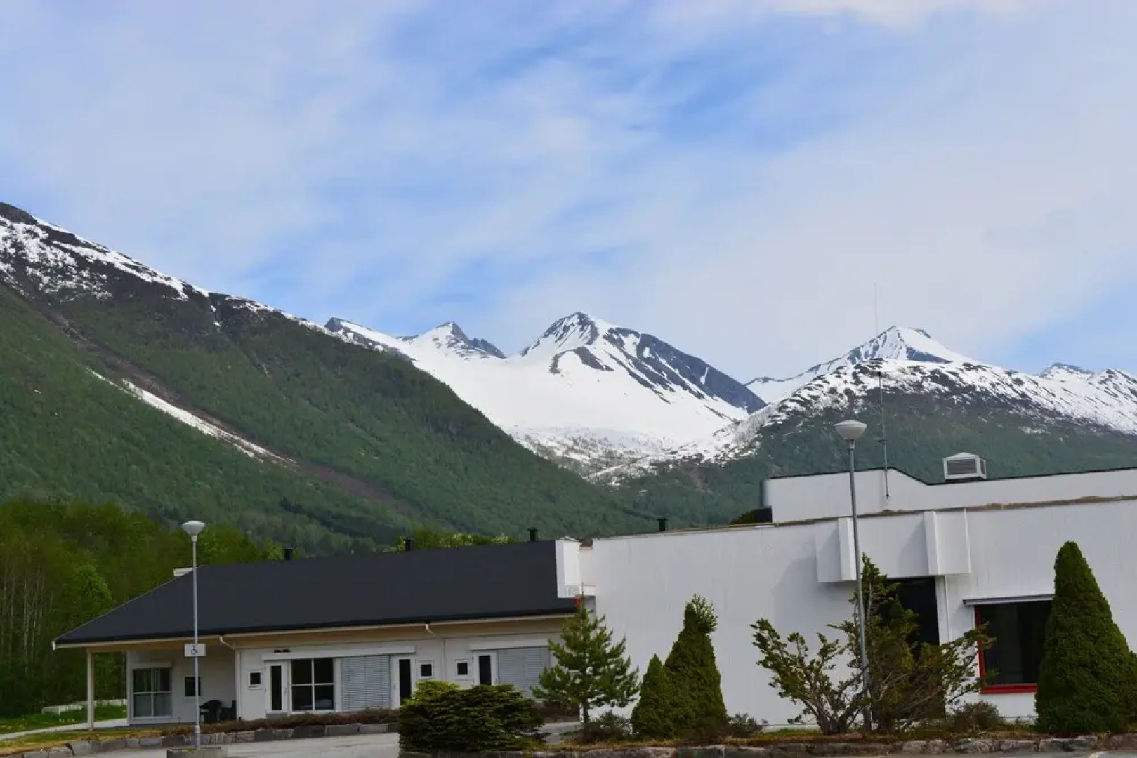 Isfjorden Turisthotell & Motell