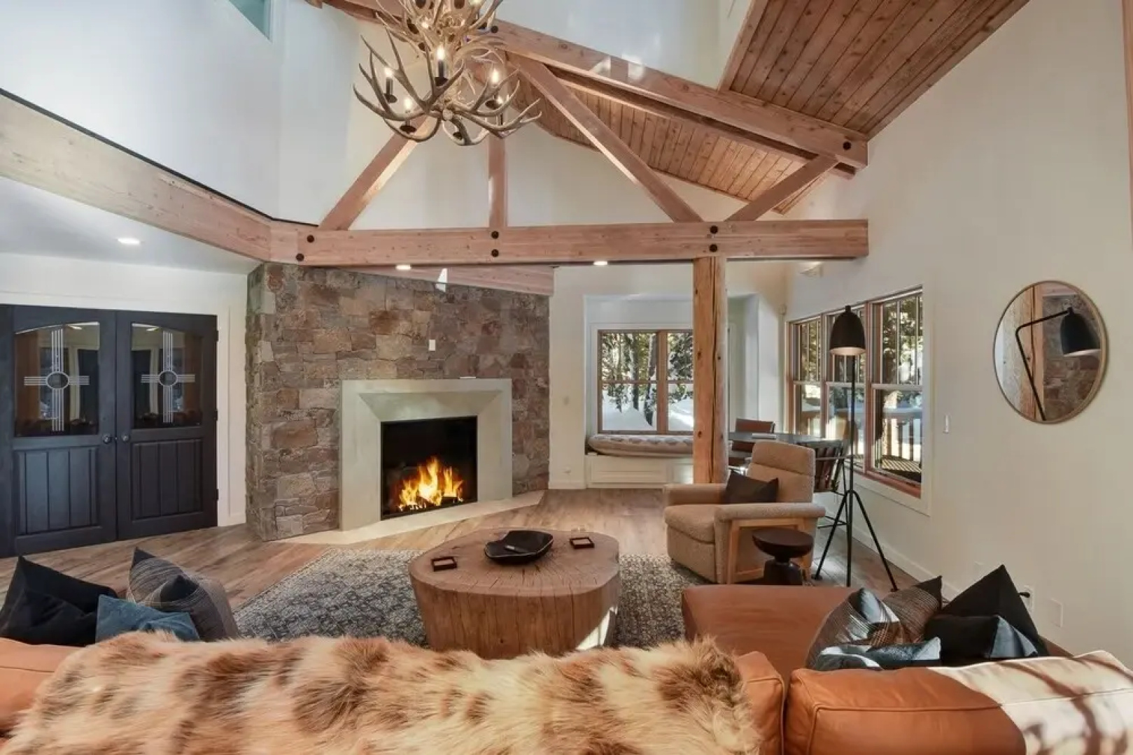 Old County Estate - Hot Tub 5 Bedroom Home by Redawning