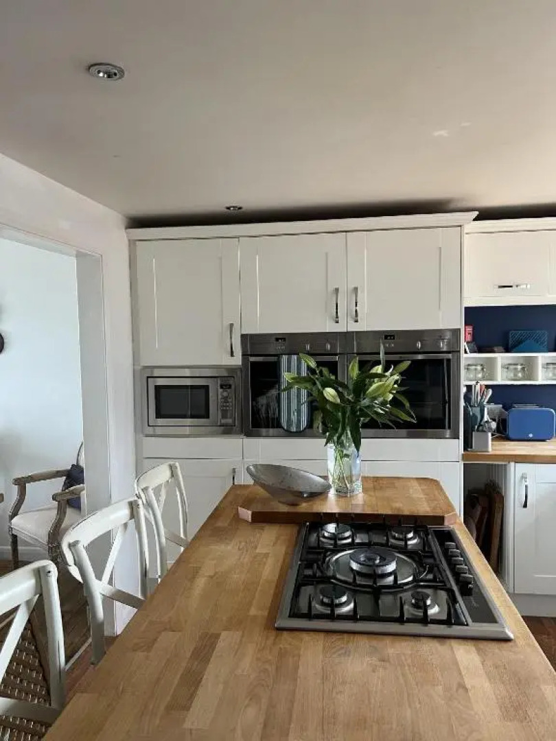 Sea Facing 2Bd Terraced Home - Peacehaven