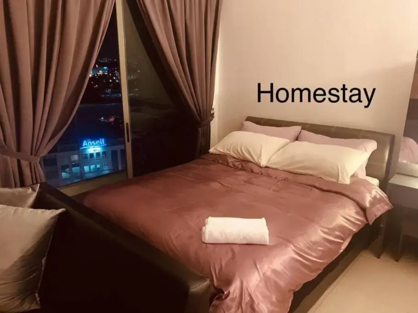 Paradise City Holiday (Netflix+Sanitize) 4