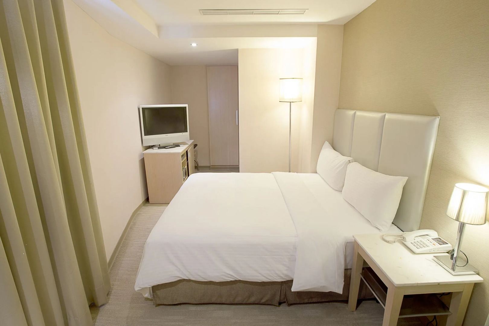 Sunrise Business Hotel – Taipei Main Station