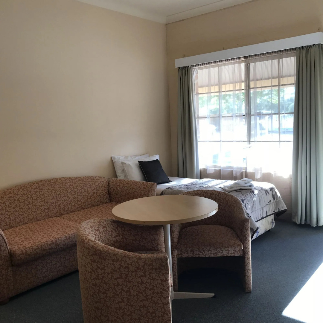 Country Gardens Motor Inn