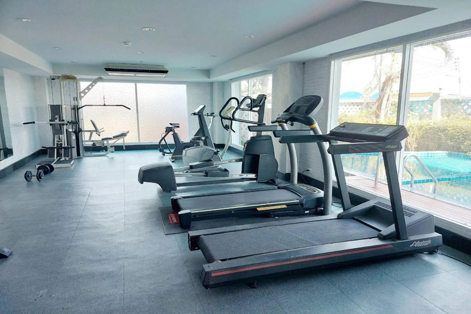 Convenient Grand Hotel