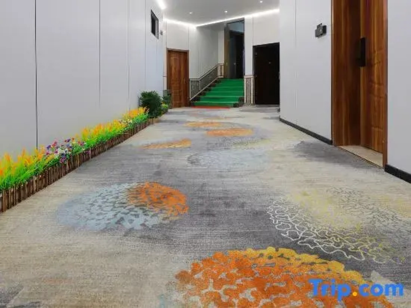 Zhi Xin Zhi Zi Hua Kai Hotel (Xiantao Bus Station Hongda Road Branch)