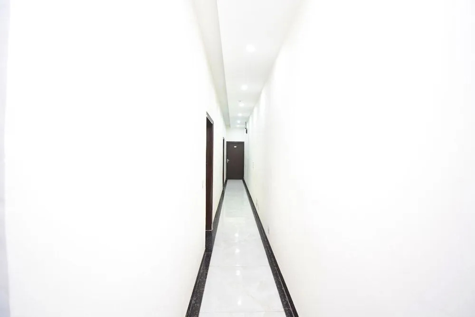 OYO 28282 Hotel J J Crown