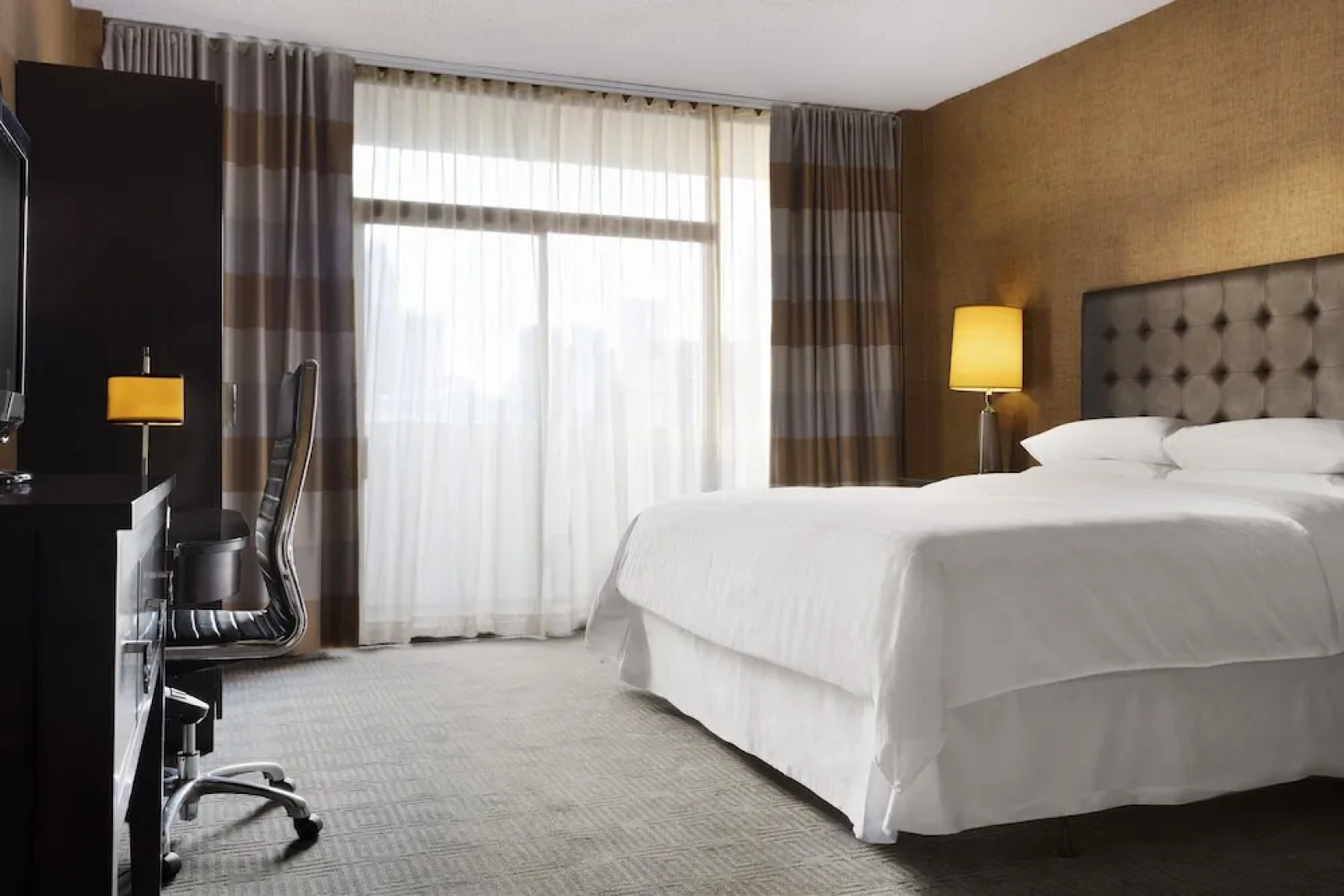 Sheraton Charlotte Hotel