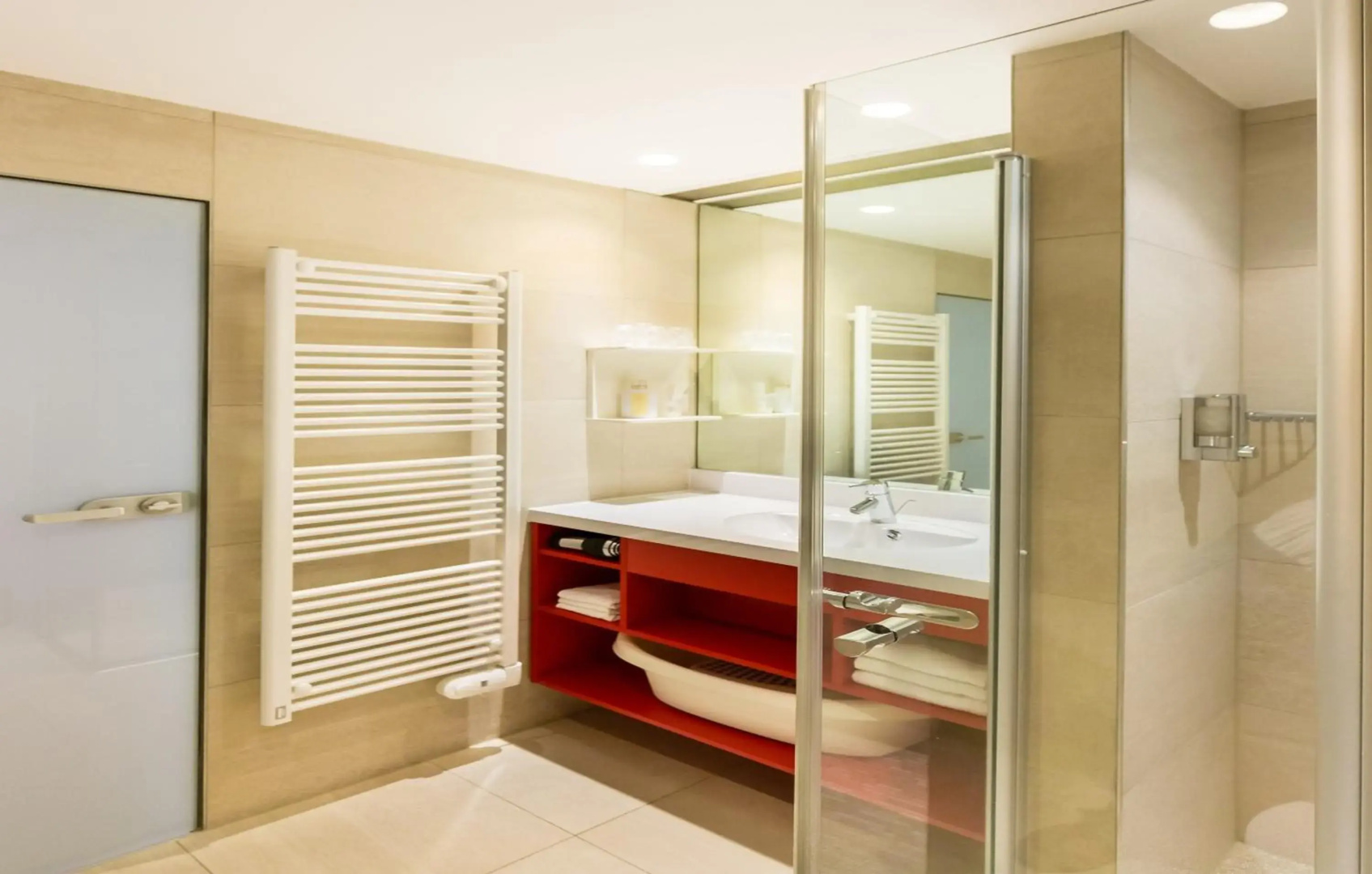 Thermenhotel All In Red
