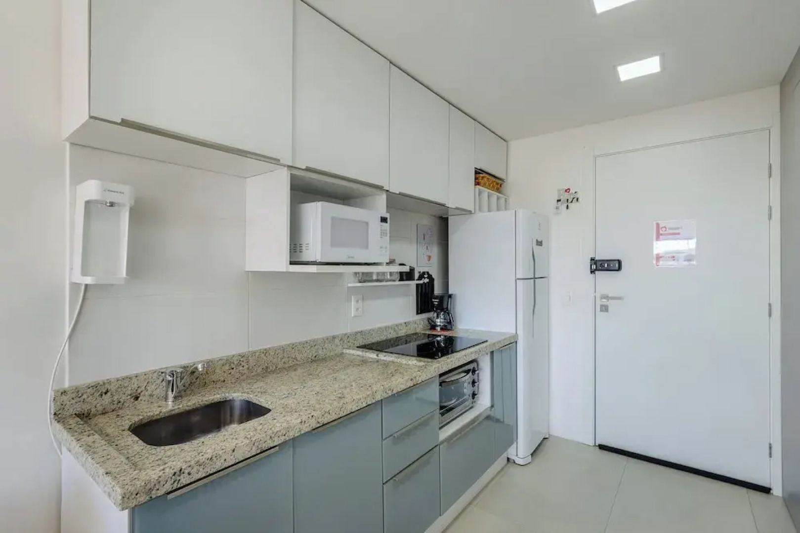 Beautiful Apartment in Condo With Pool Rpf0605