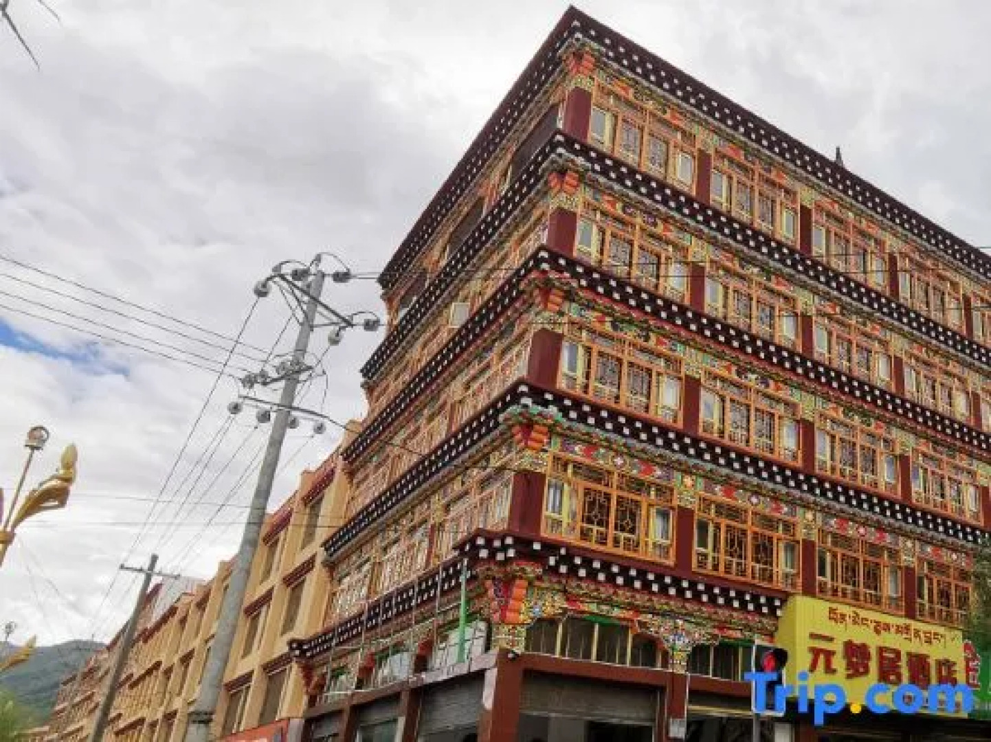 Ganzi Yuanmengju Hotel