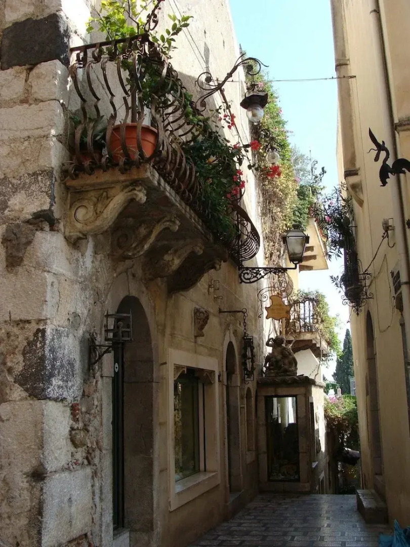 Apartment With 2 Bedrooms In Sant'alfio, With Furnished Terrace - 12 Km From The Beach