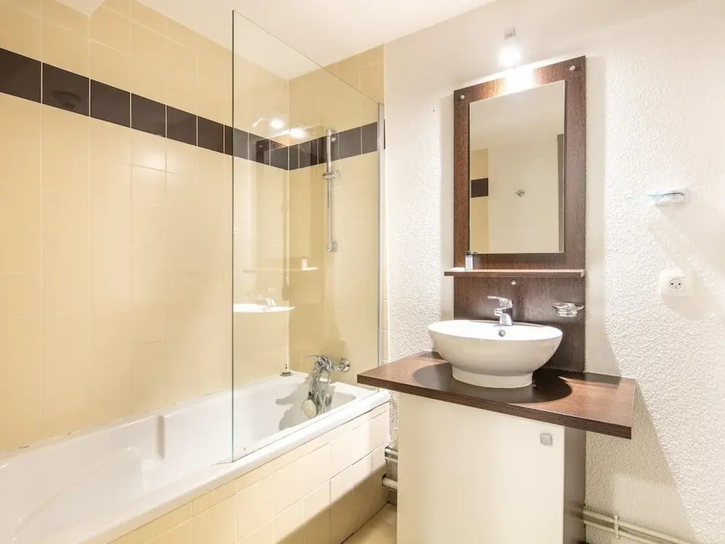 Alpine Escape Near Slopes