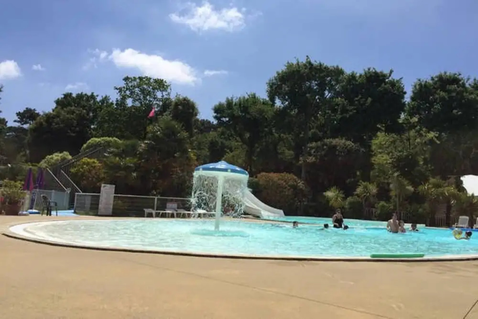 Bungalow With 3 Bedrooms in Saint-brevin-les-pins, With Shared Pool and Furnished Terrace - 300 m From the Beach