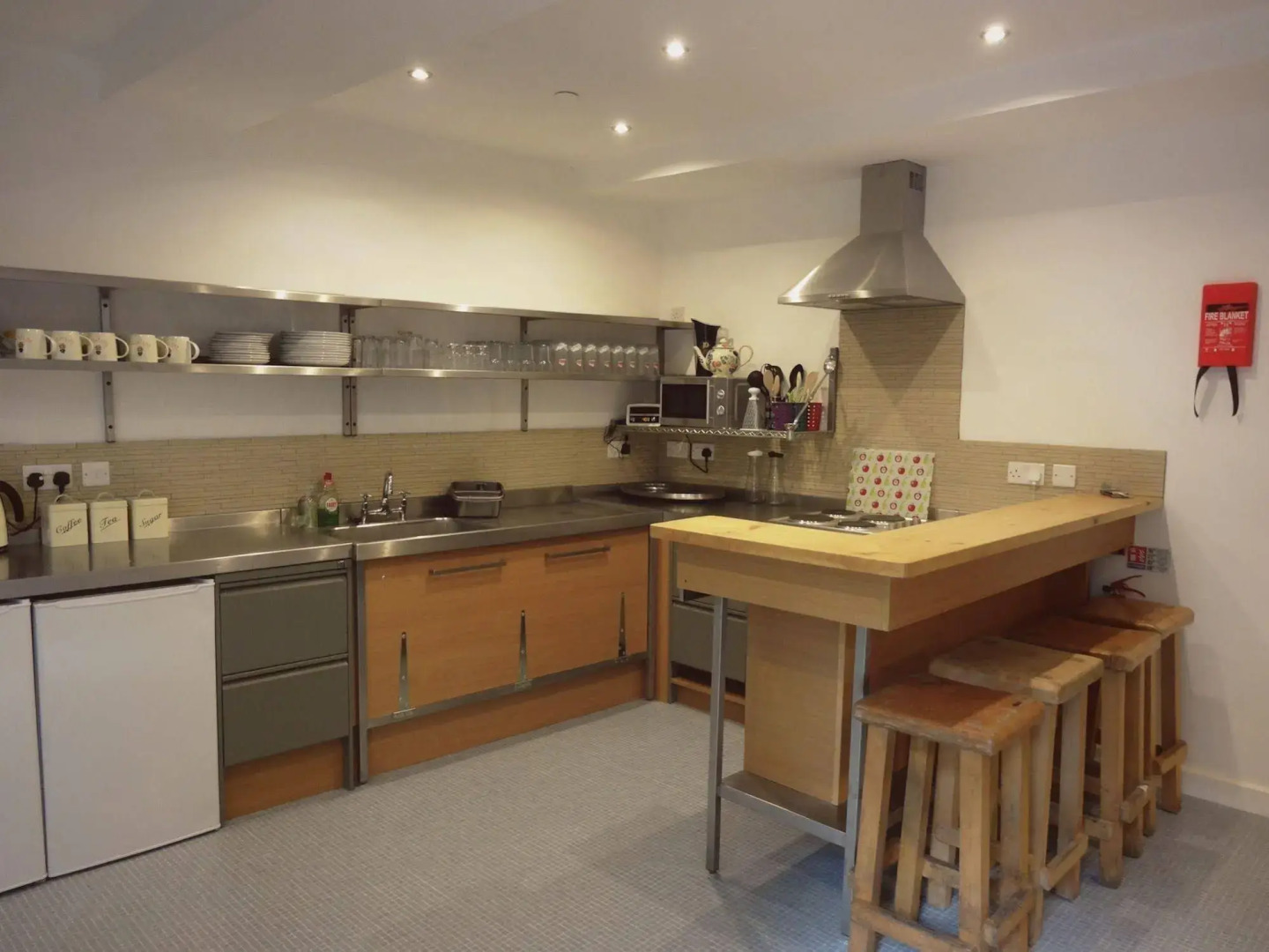 Igloo Hybrid - Hostel