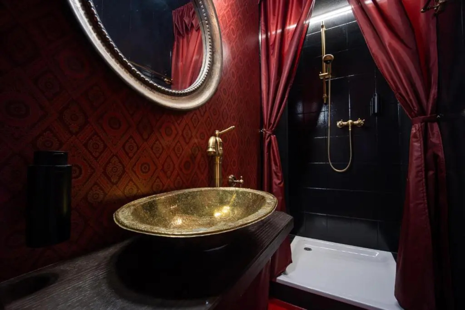 Peanut Medieval Lodge