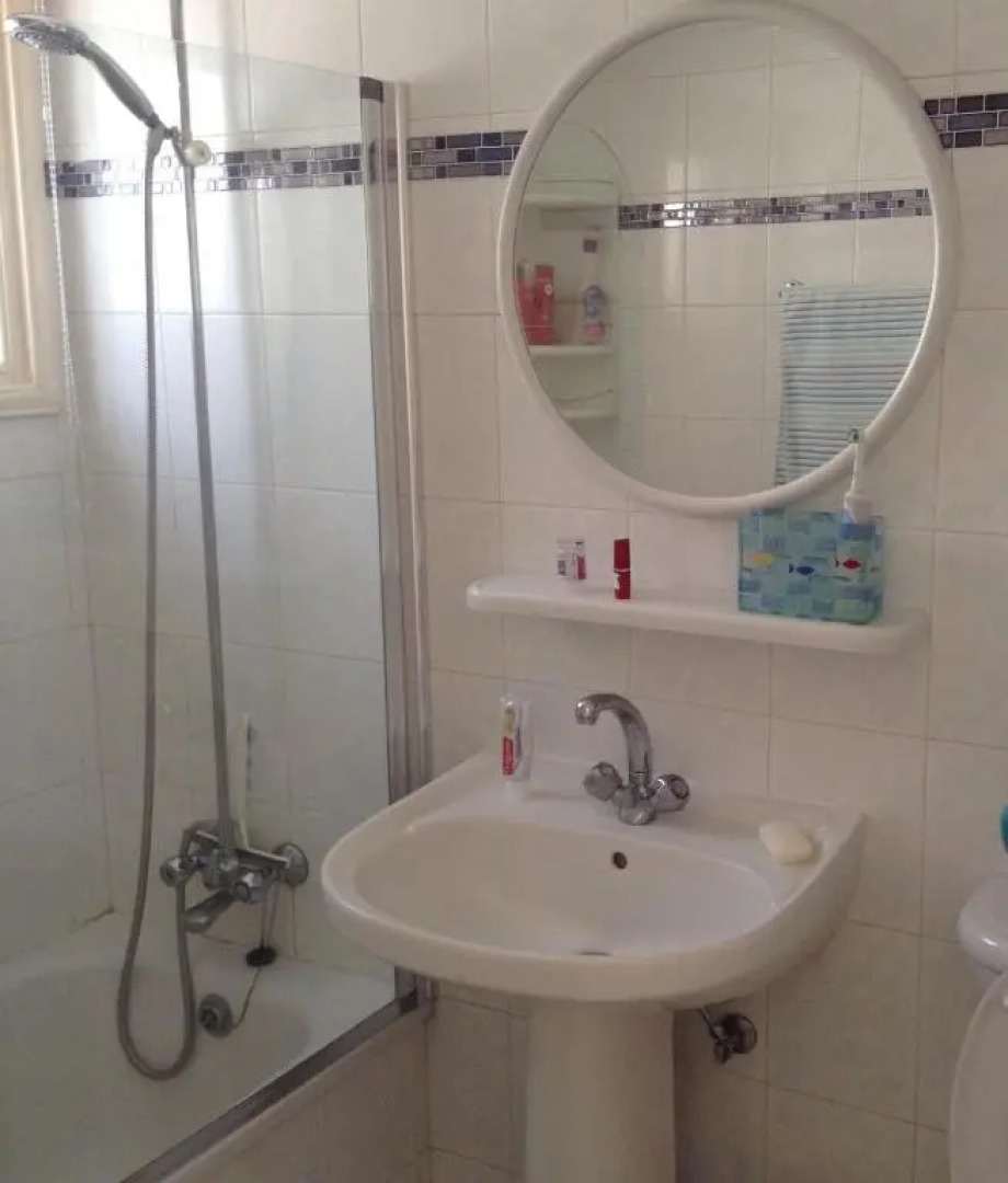 Pelagos Hill Apartment