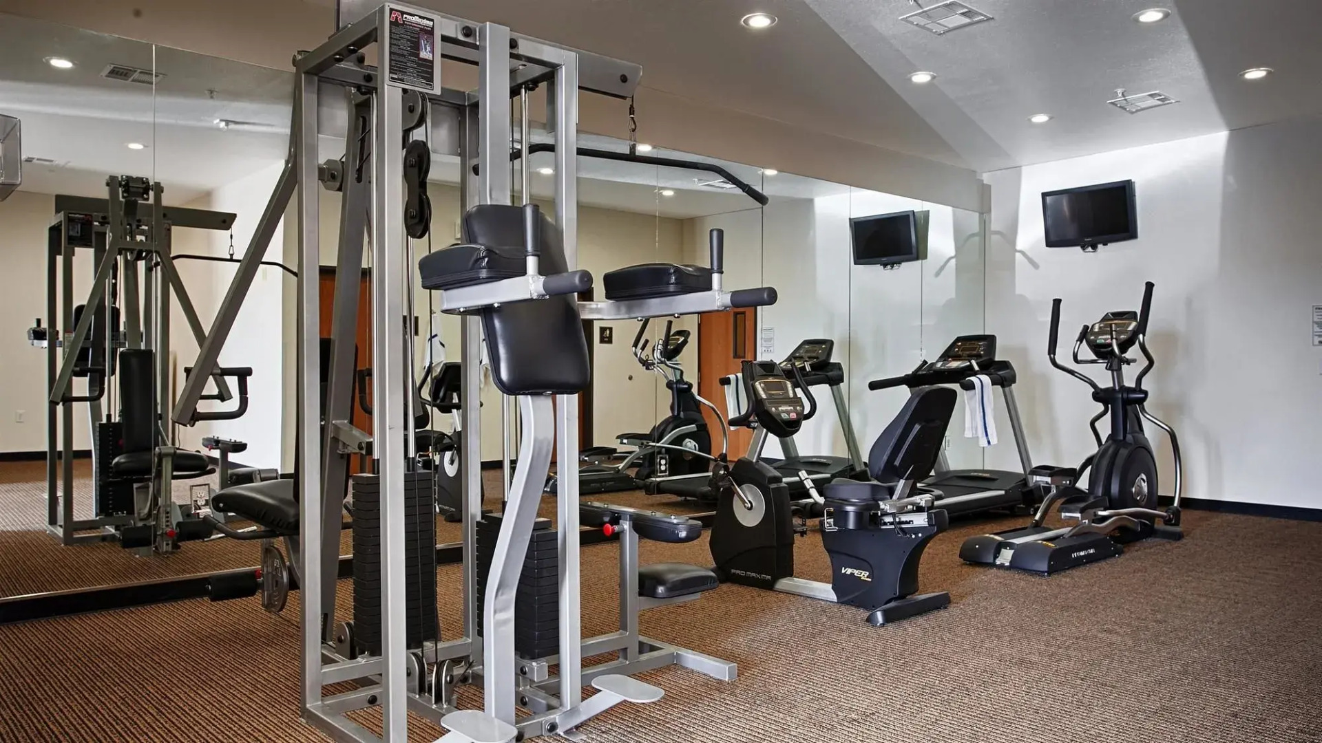 Holiday Inn Express & Suites N Waco Area - West by IHG