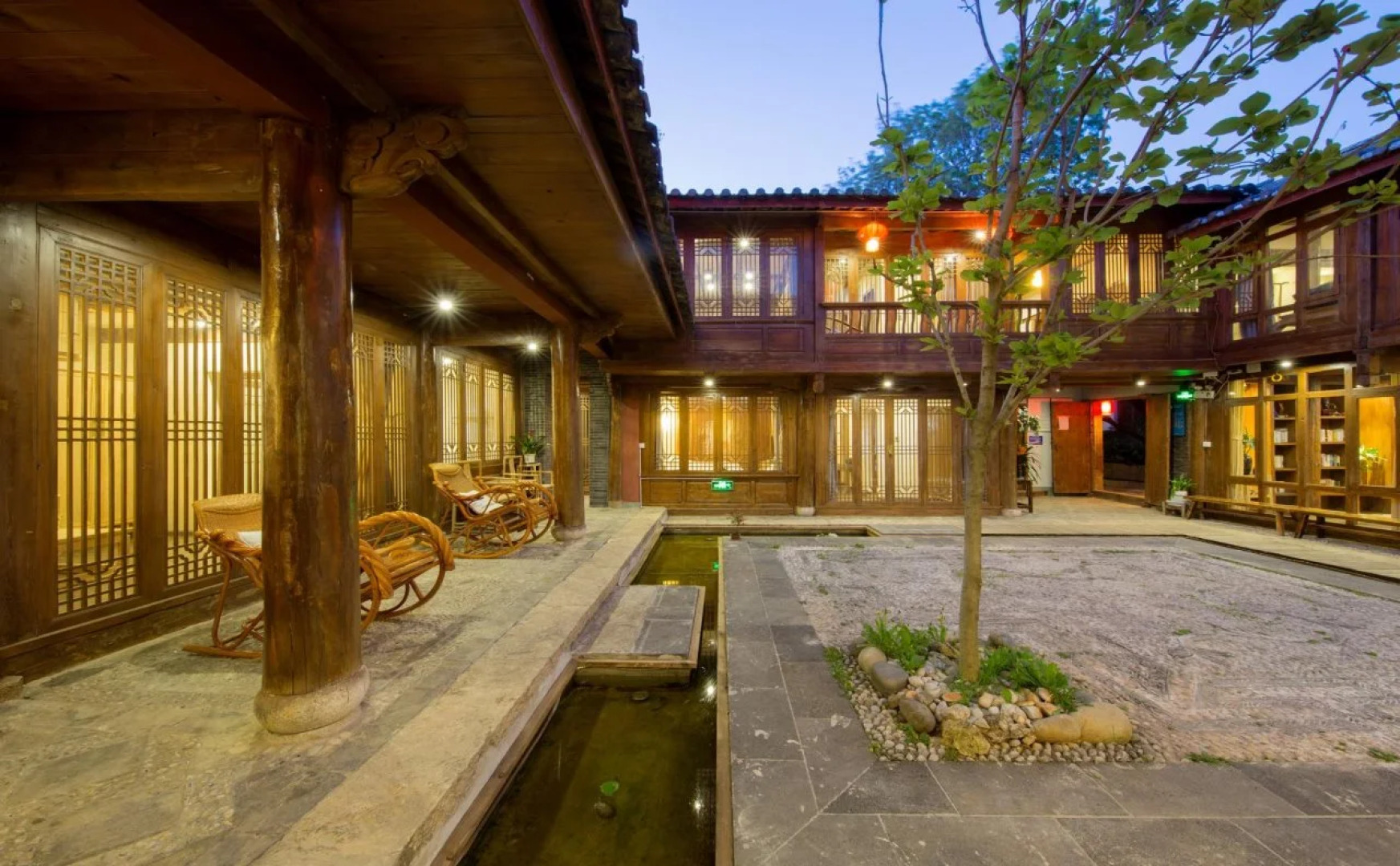 Lijiang Ancient Bridge Inn