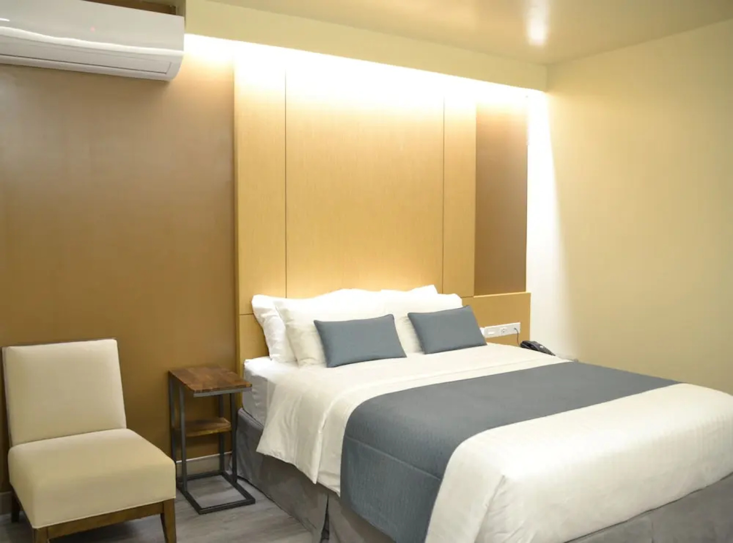 West Plaza Hotel at Lebuu Street