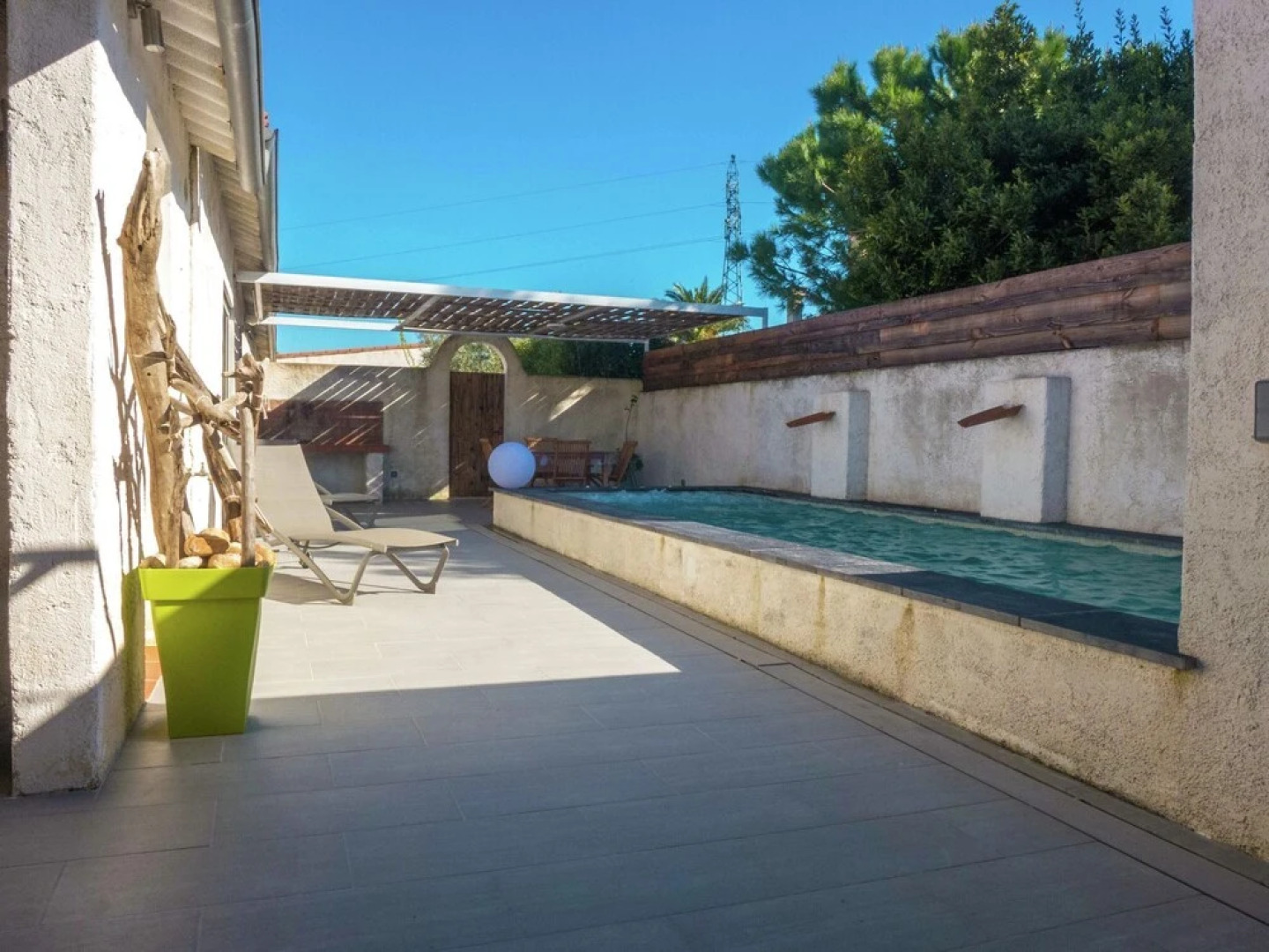 Beautiful Cottage in Raissac d 'aude With Pool and hot tub