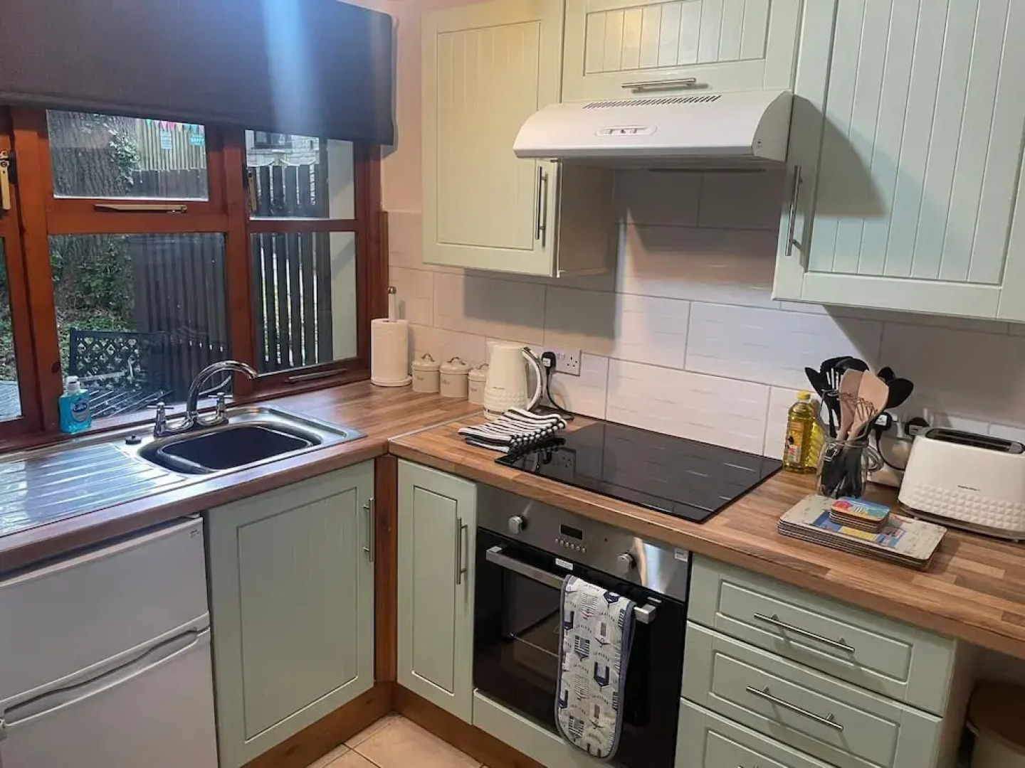 Rebels Retreat - 2-bed Chalet nr St Ives & Hayle