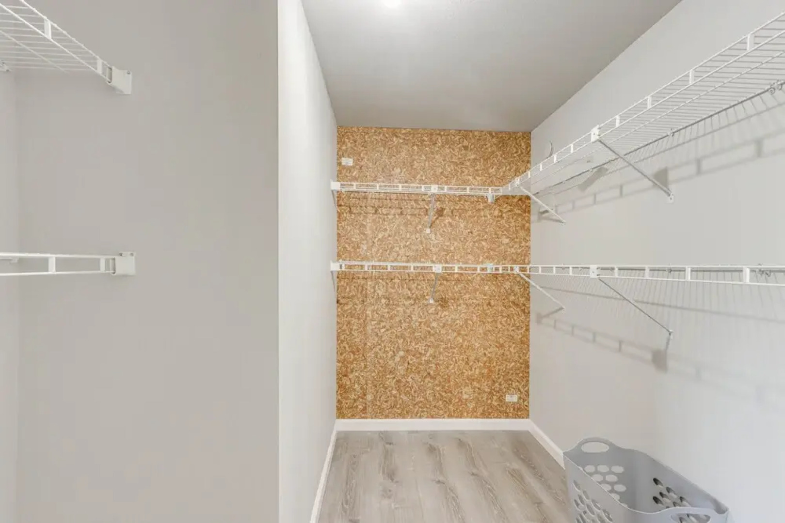 Lakefront Rogers Retreat w/ Grill & Spacious Deck