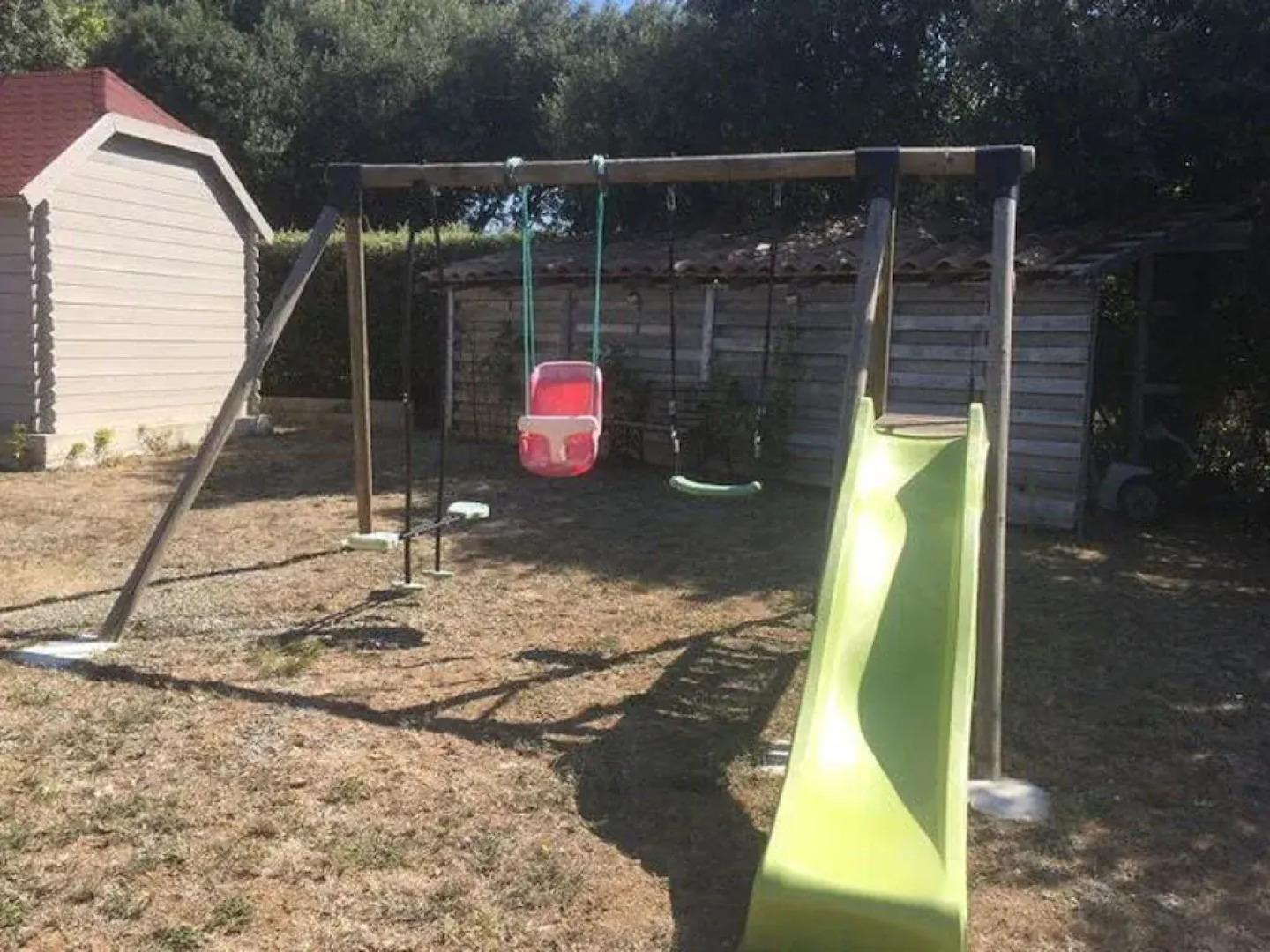 Lush villa in Vélieux with private heated swimming pool