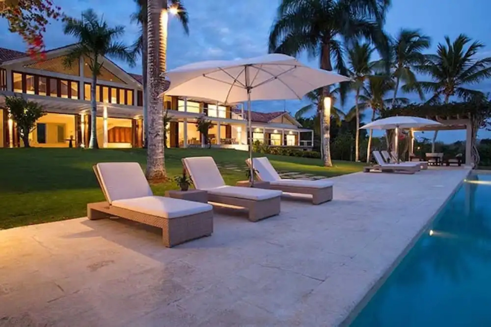 Casa B Institutional