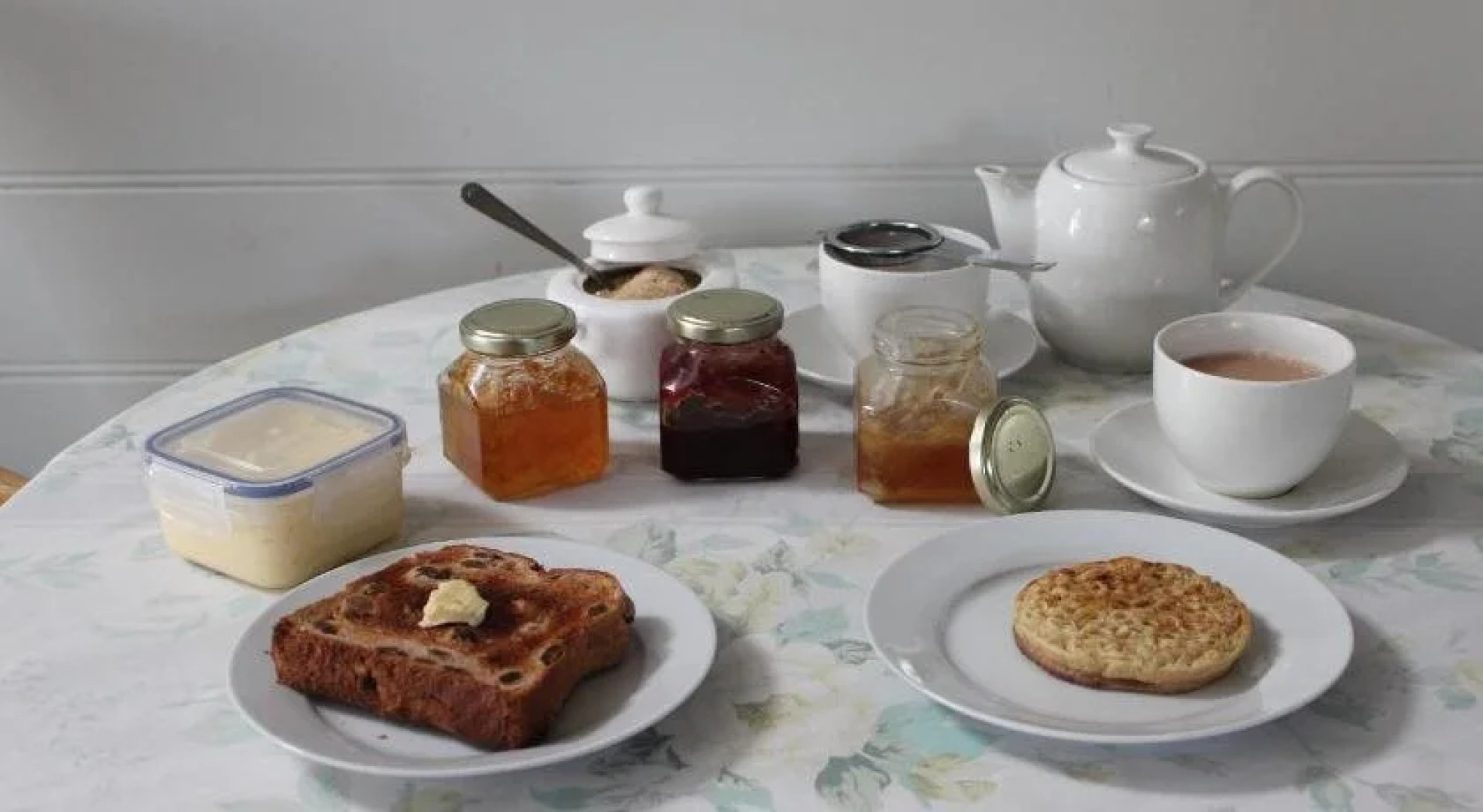 Elinike Guest Cottages