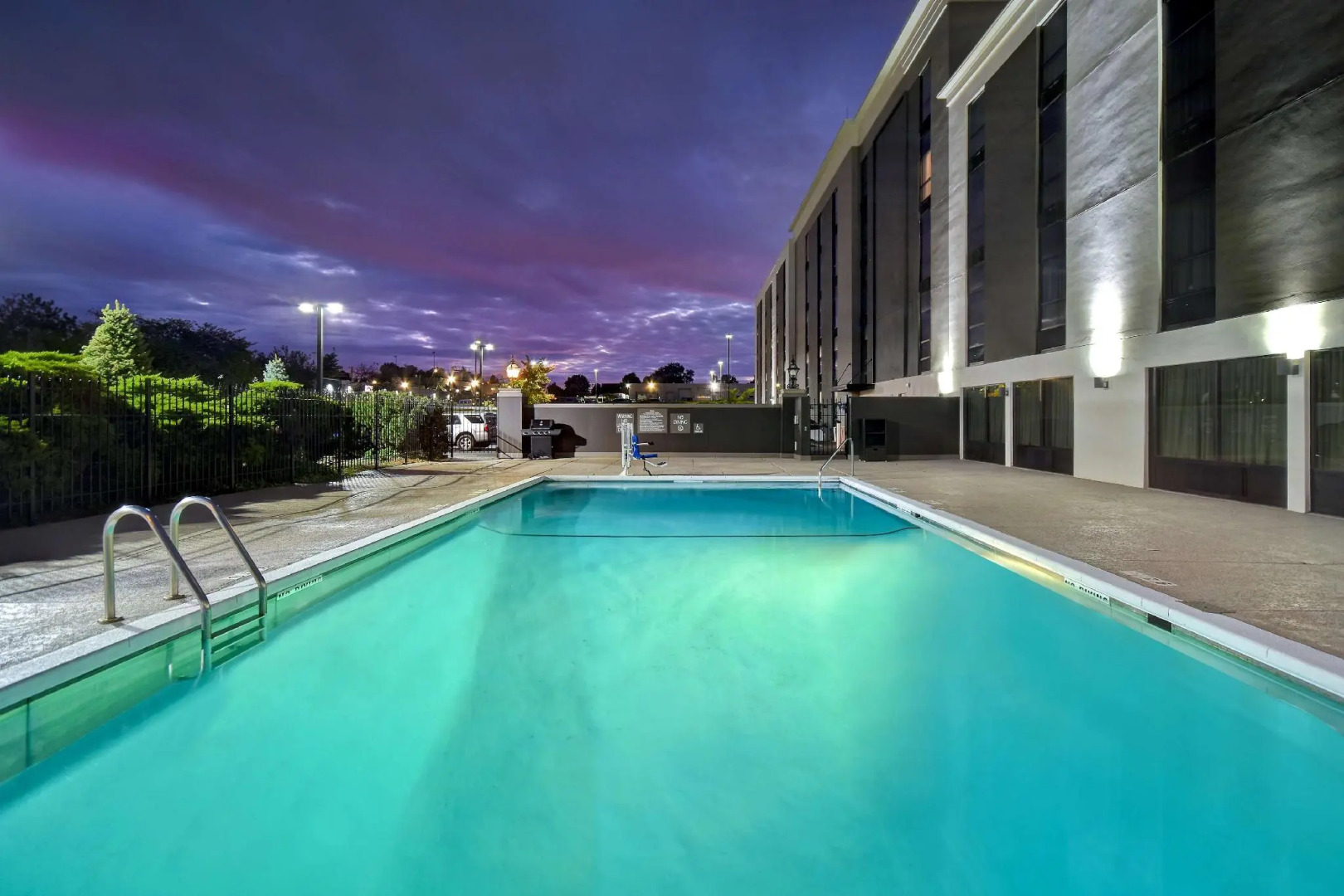 DoubleTree by Hilton St. Louis Airport