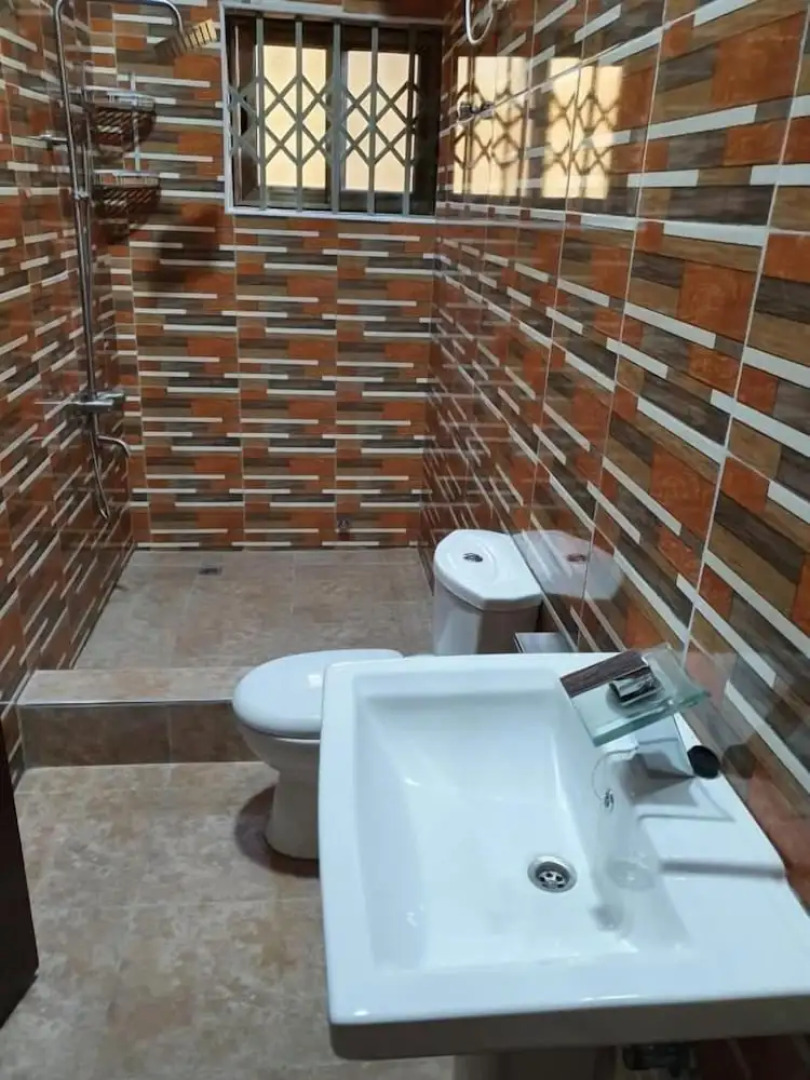 Da Highest Lounge Bar & Restaurant