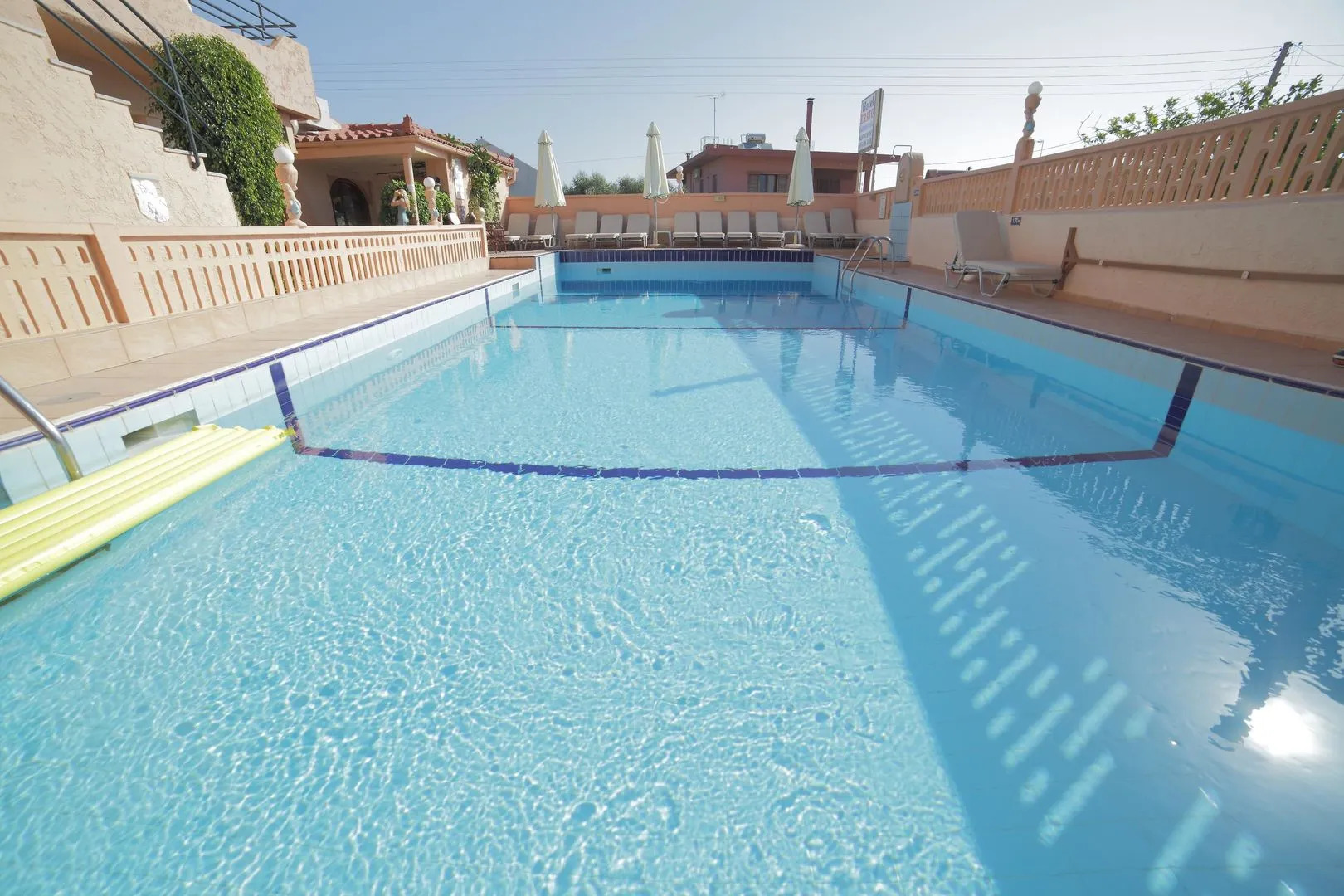 Evina Rooms & Suites