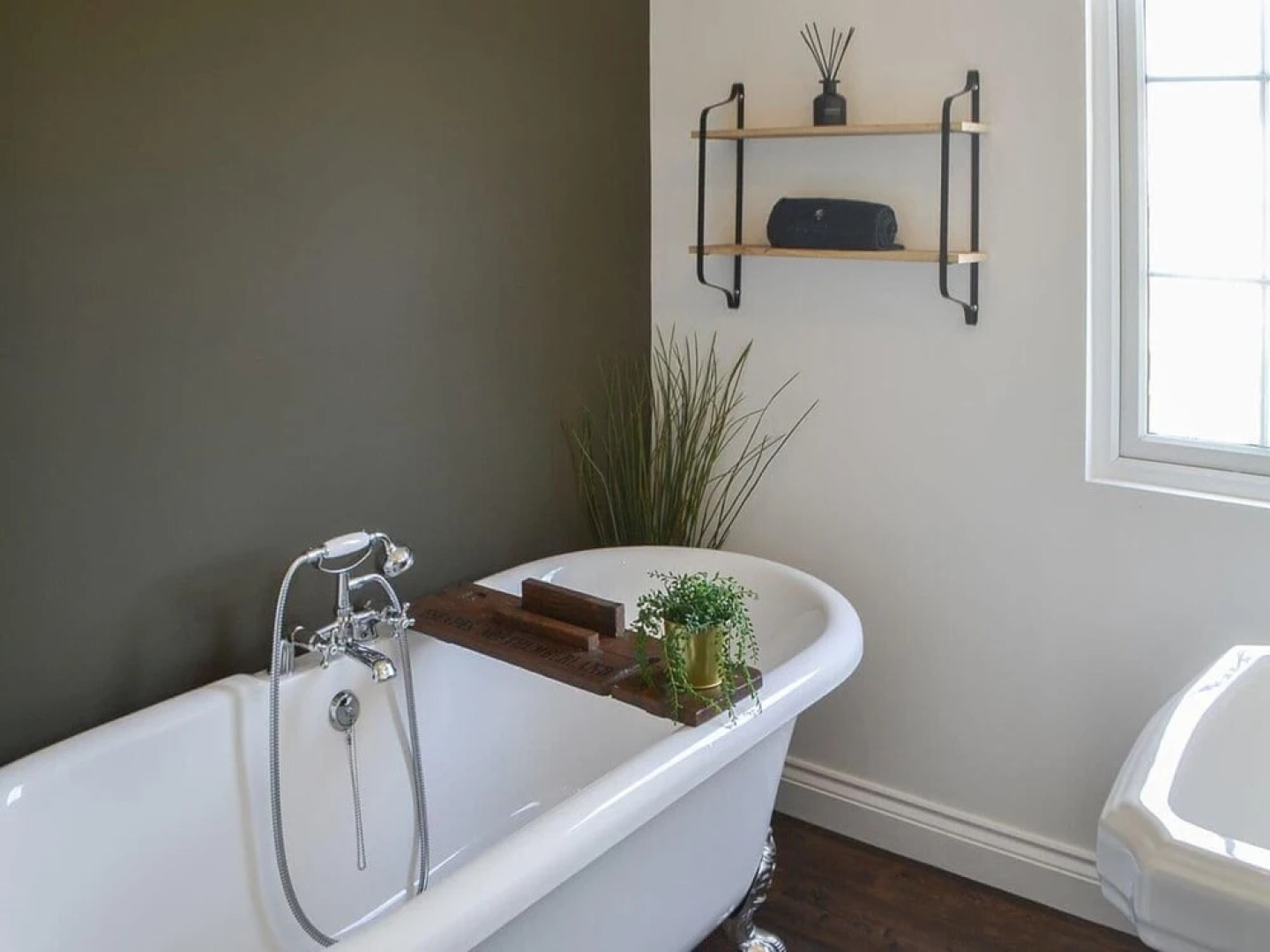 Remarkable 2-bed Lodge in Morpeth With Hot Tub