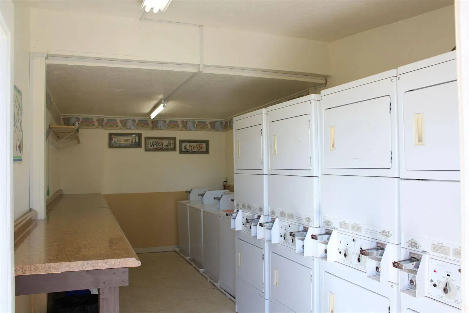 The Riverside Ranch RV Park, Motel & Campground