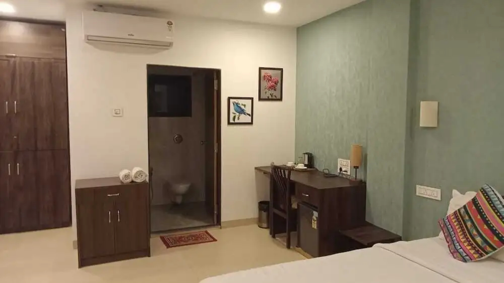 Hiranya Resorts