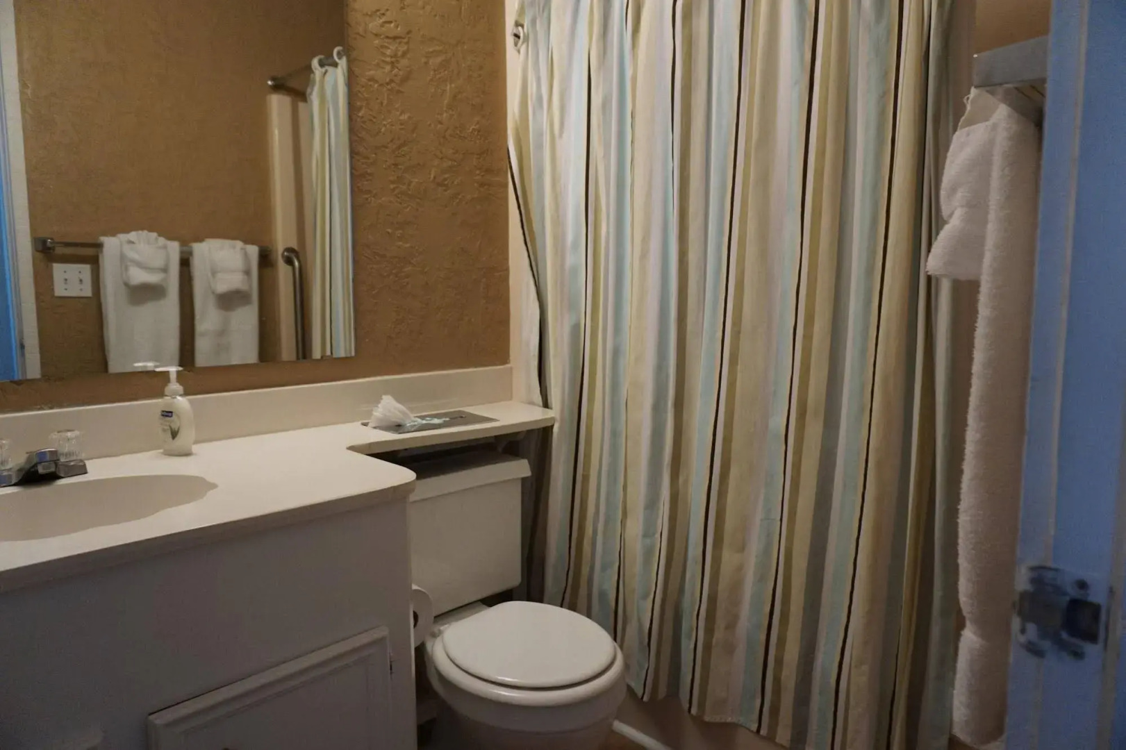 FOUR SEASONS on the gulf