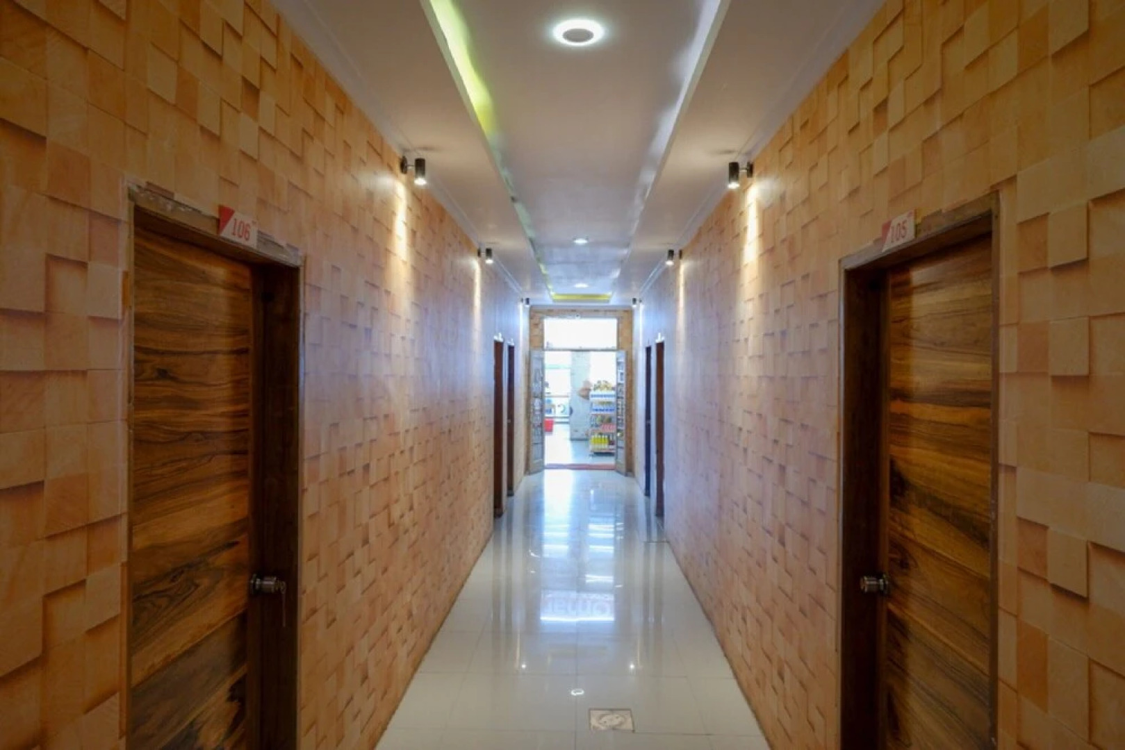 Omar Hotel by Reddoorz