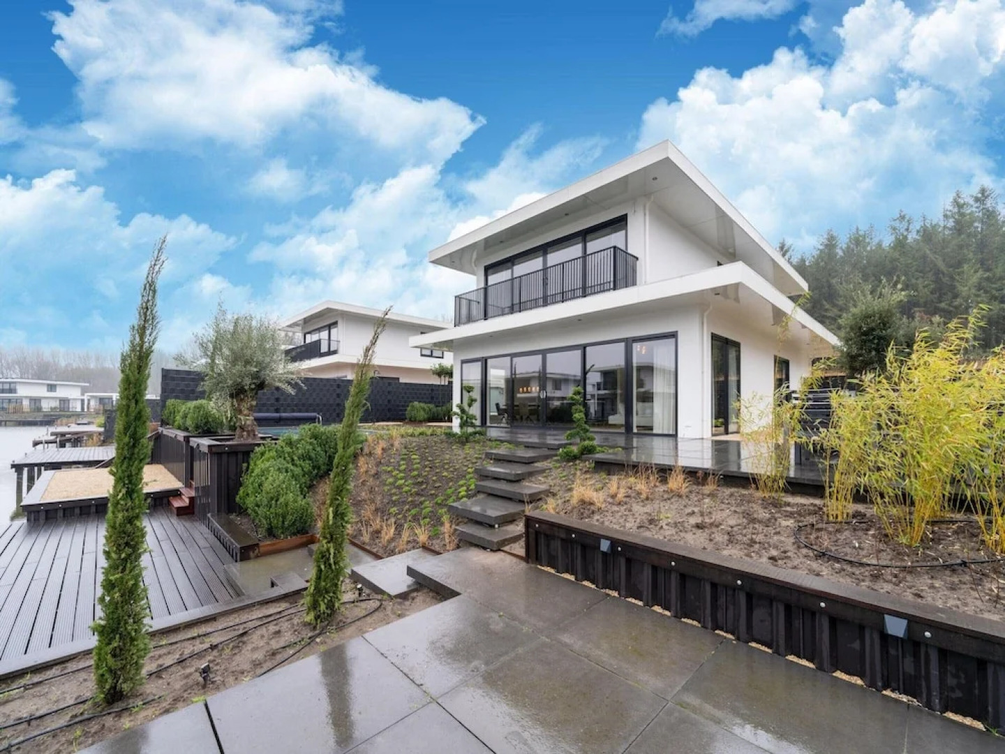 Beautiful Water Villa Near Harderwijk