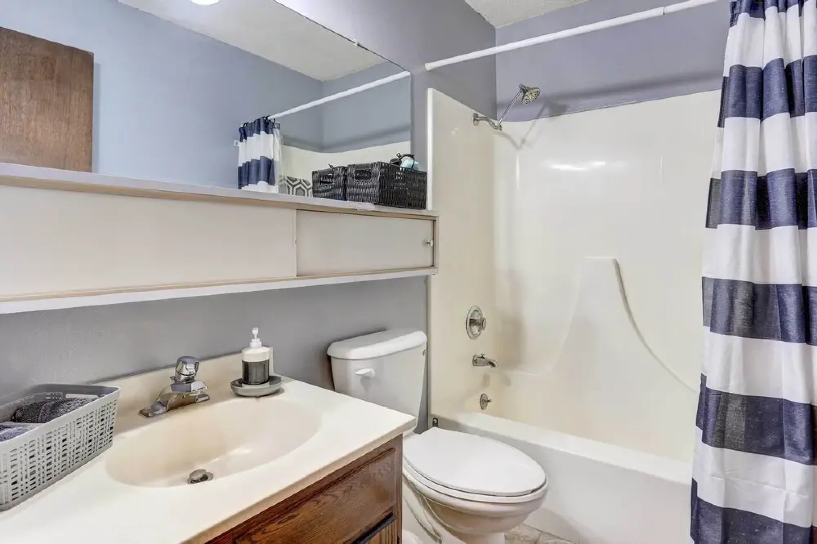 Pierre Vacation Rental - 9 Mi to Oahe Dam!