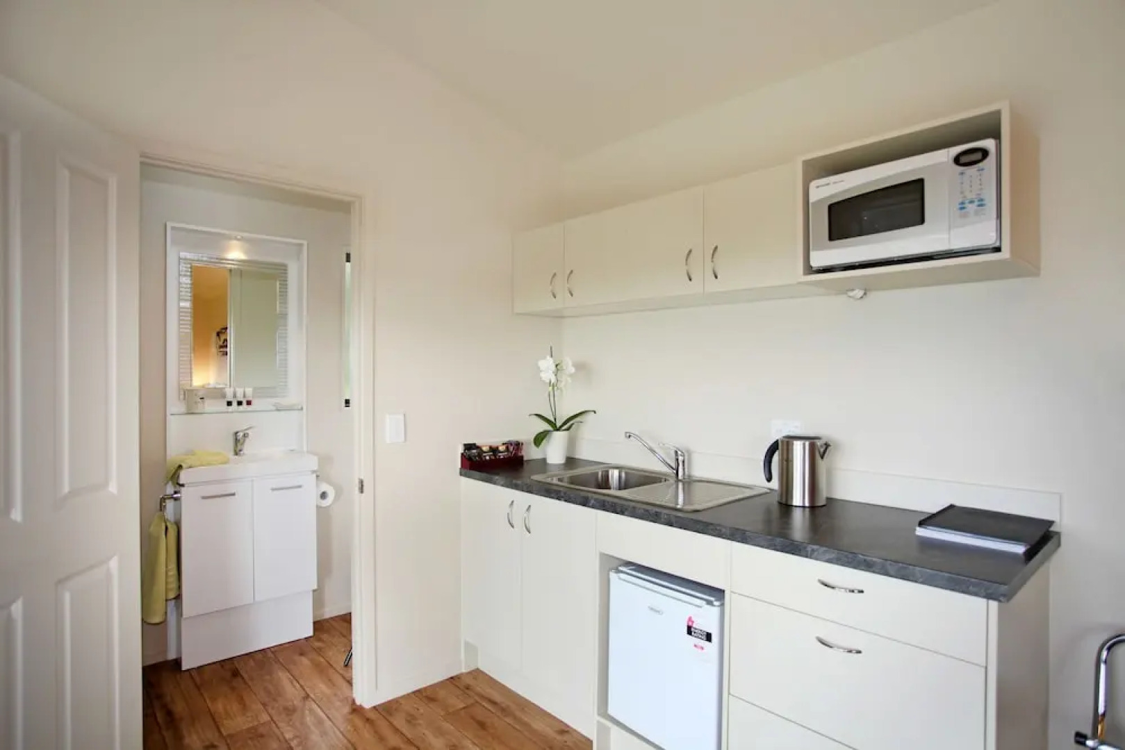 Auckland Country Cottages