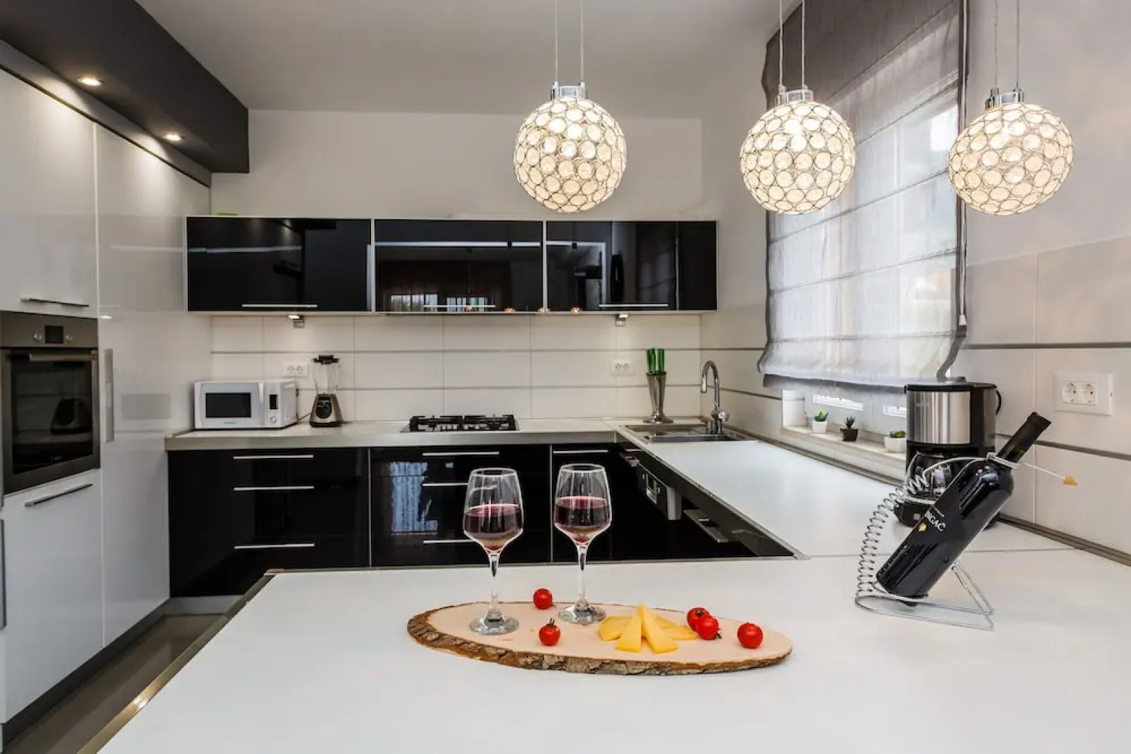 Luxury Secluded Villa w. Pool, Jacuzzi and Garden