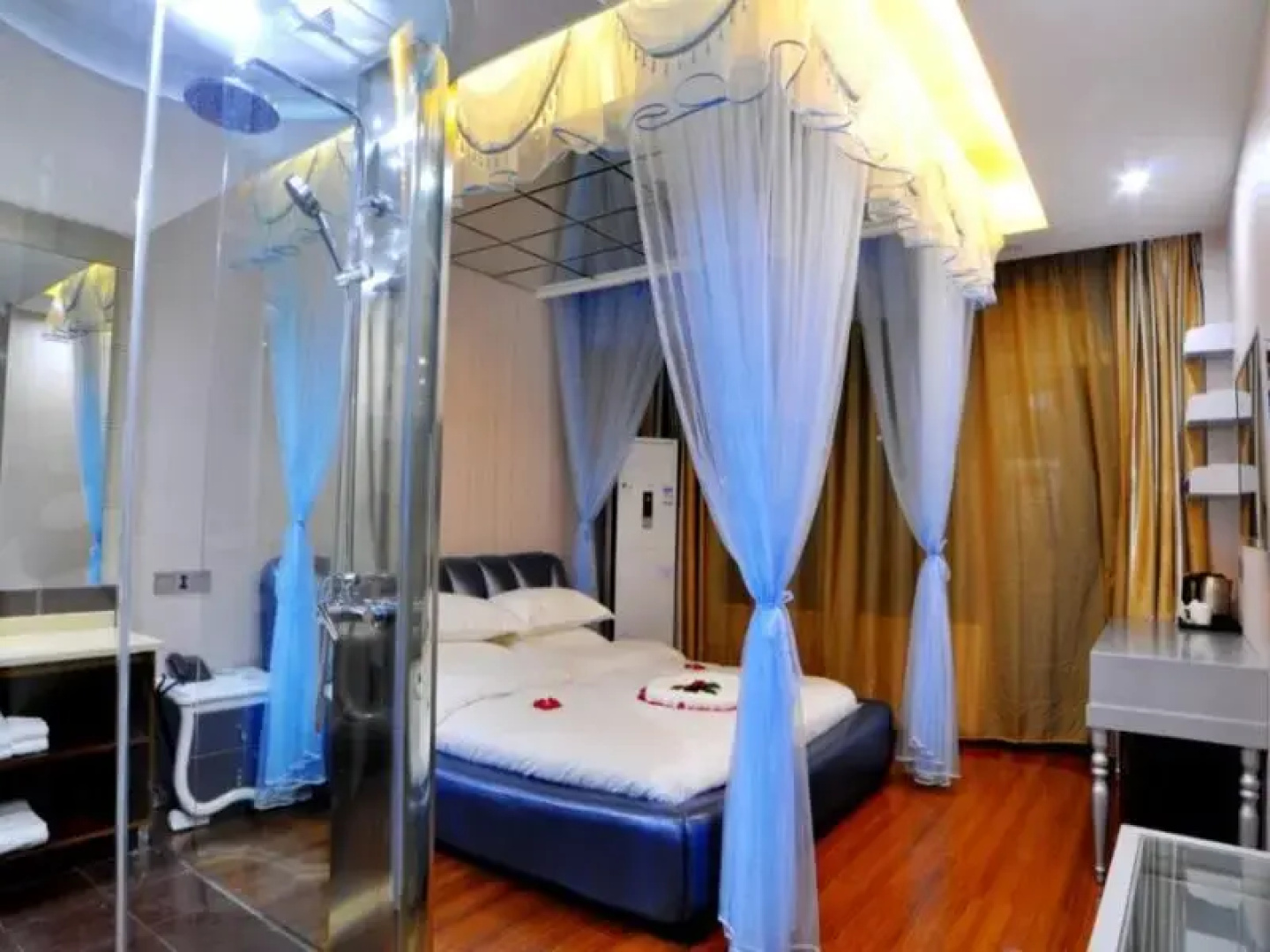 Zhangjiajie E-fashion Resort Hotel
