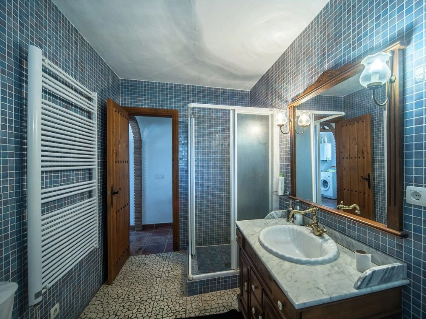 Spacious Cottage With Private Pool and Beautiful Views of Mountains and sea