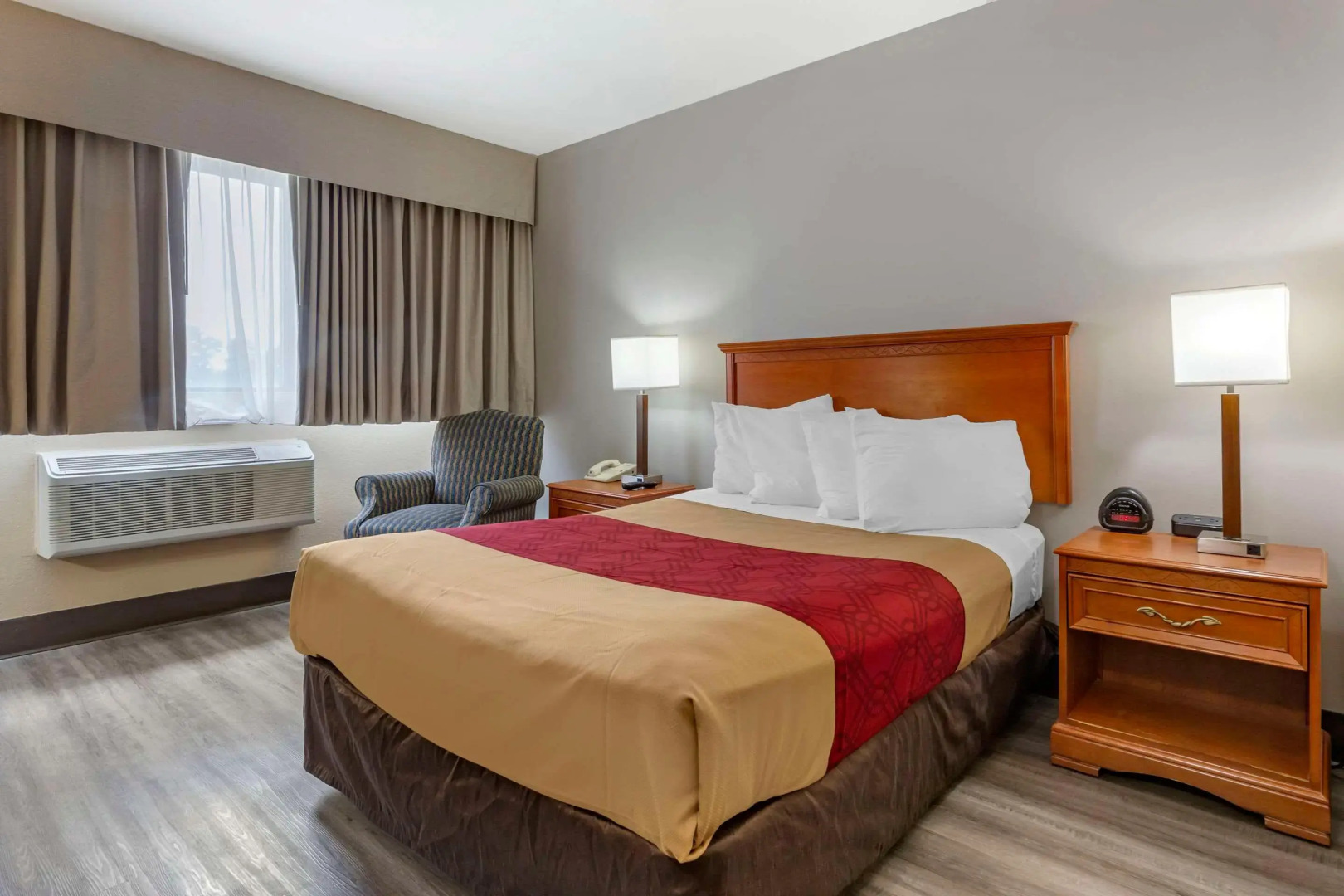 Econo Lodge & Suites Southern Pines - Pinehurst