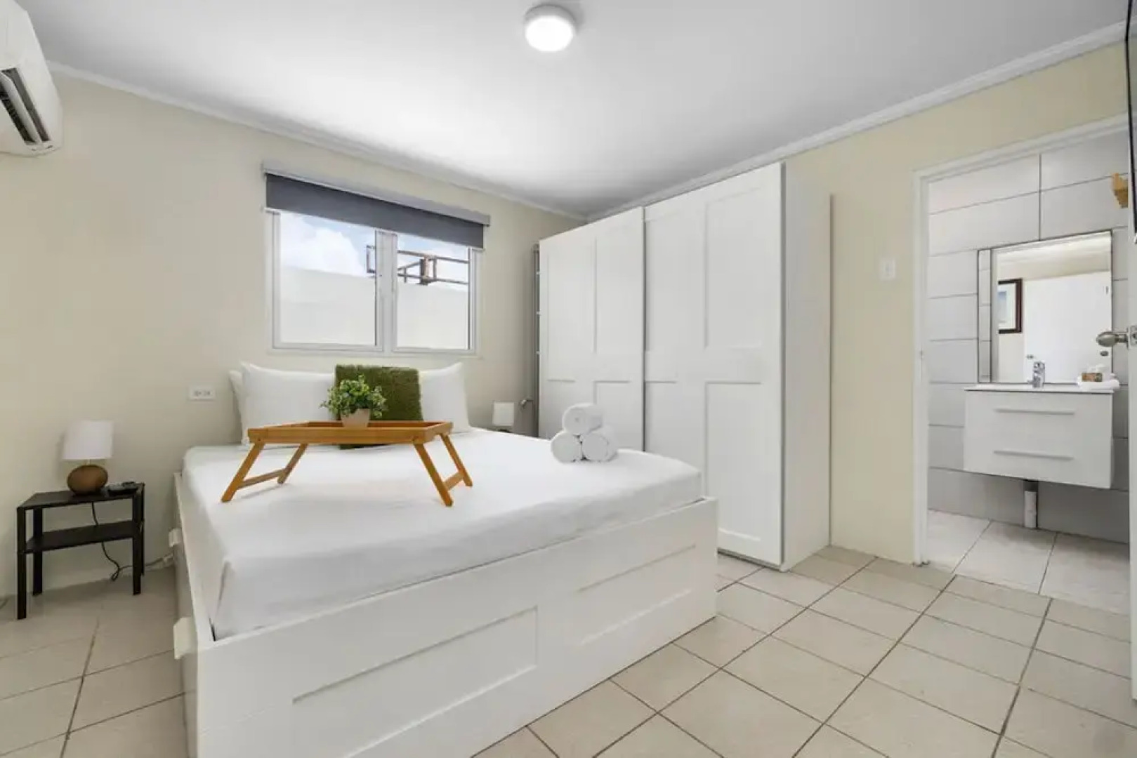 Lovely 3br2ba w Wifi Parking in Central Location