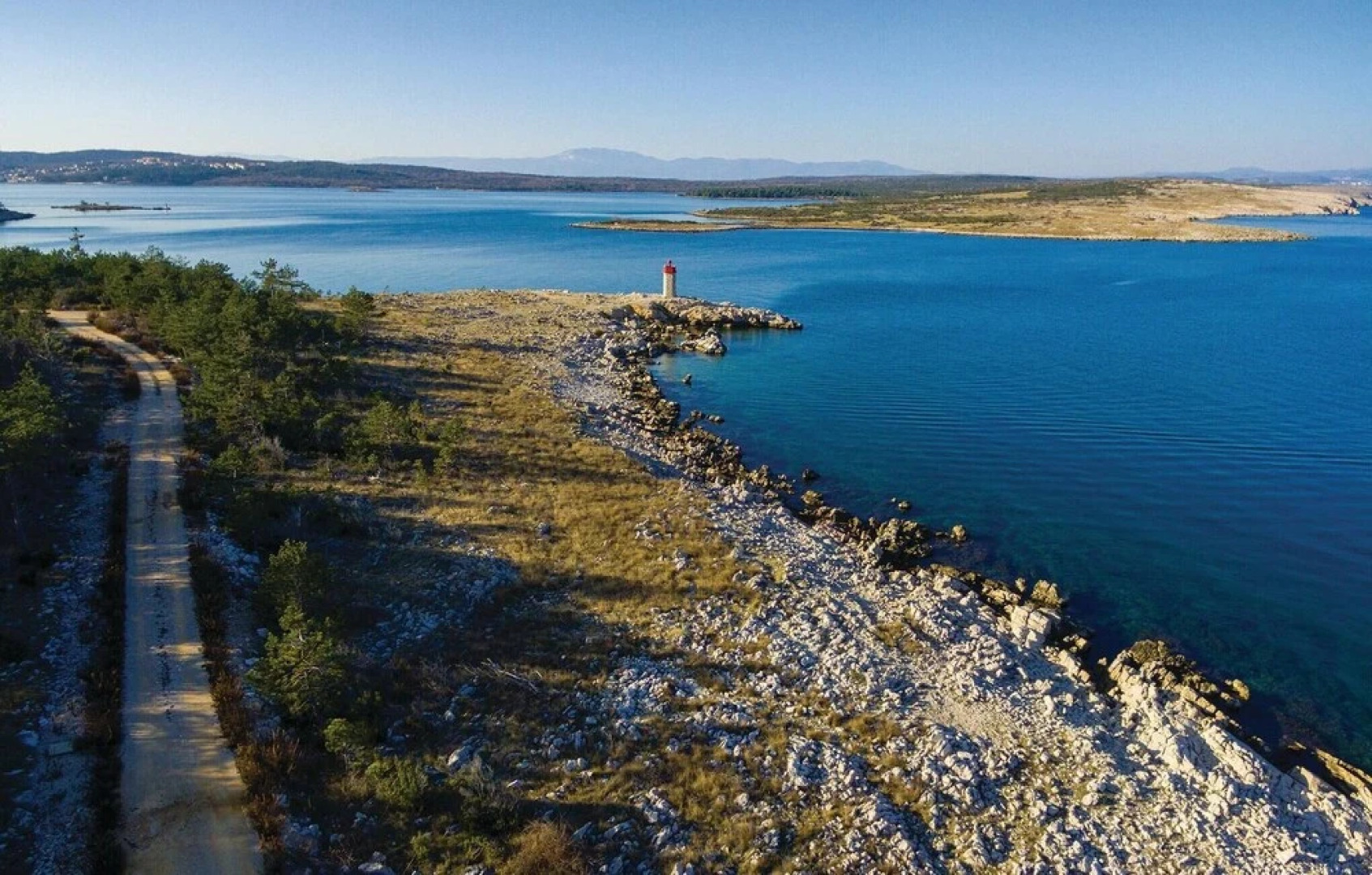 Beautiful Home in Dobrinj With Wifi and 4 Bedrooms