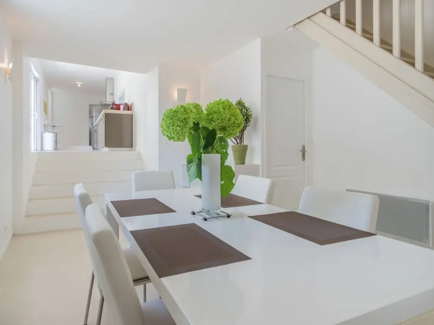 Luxury Holiday Home With Lawn in Beaumont-en-véron Near Chinon