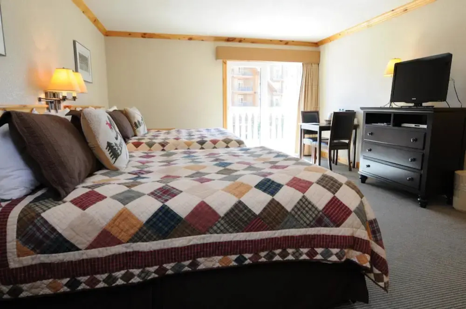 Schweitzer Mountain Resort Selkirk Lodge