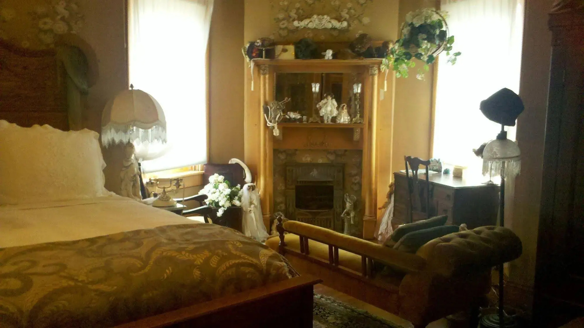 The Queen, A Victorian Bed & Breakfast