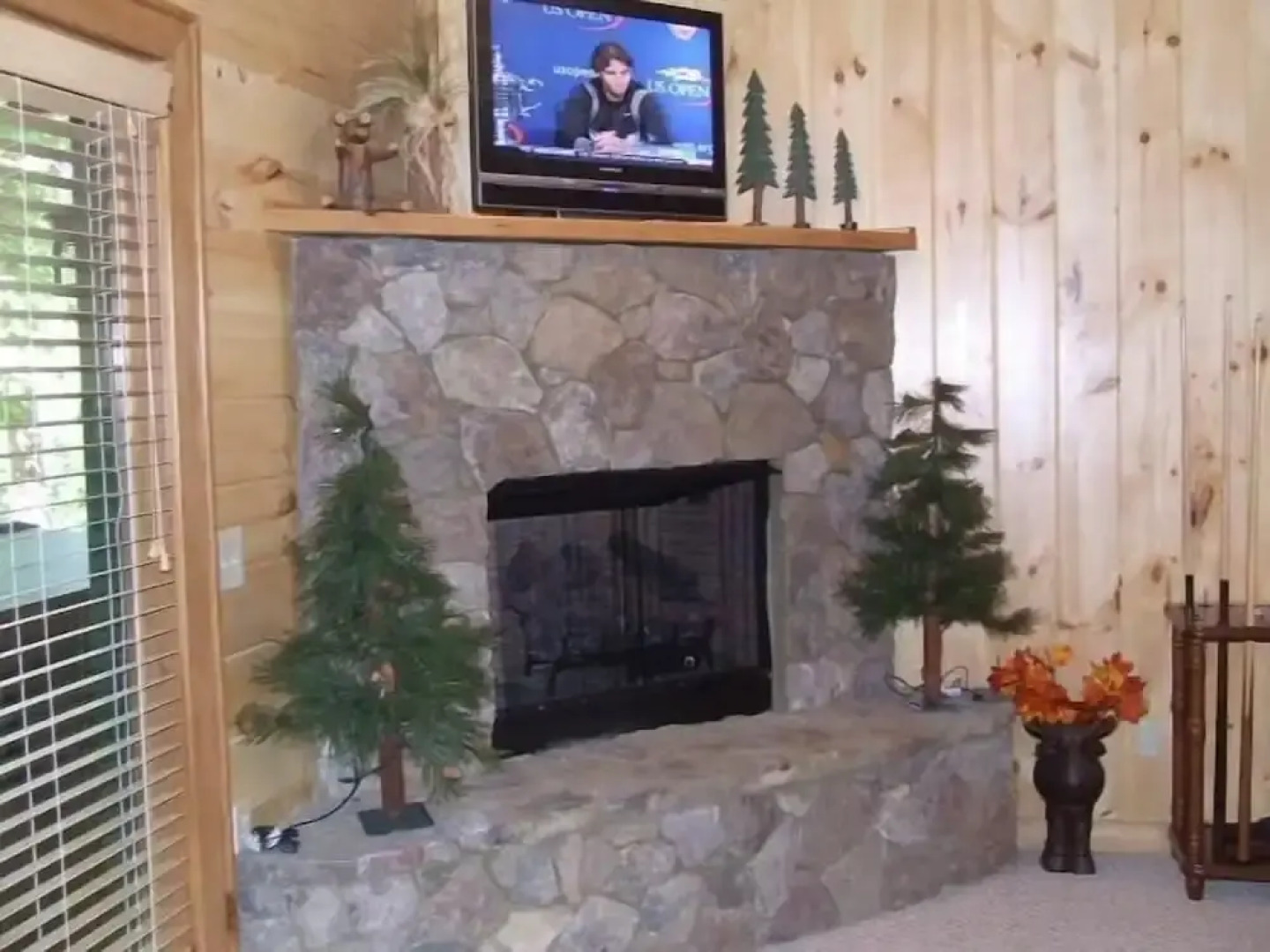 SERENITY WOODS Apartment 3 NEVAEH CABIN RENTALS